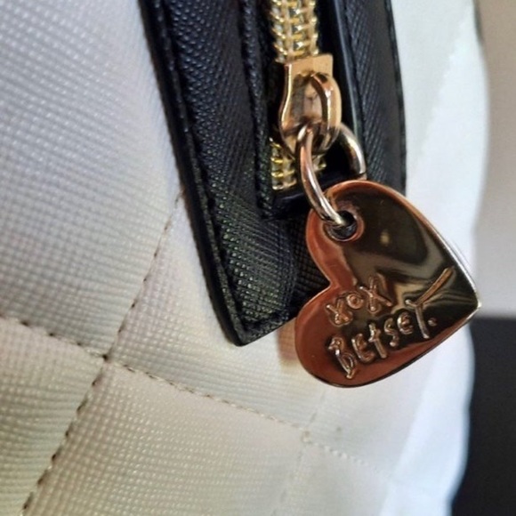 Betsey Johnson Crossbody Bag - Picture 12 of 12